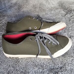 Women's SeaVees Army Issue Sneaker, Size 7, Great Condition